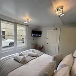 City Guesthouse